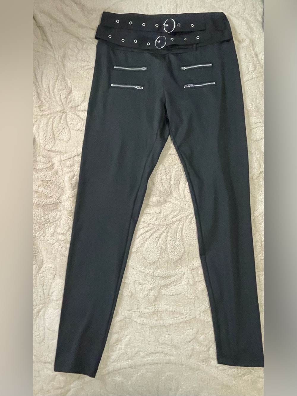 High-Rise Black Women's Leggings with Zip Pocket Detail